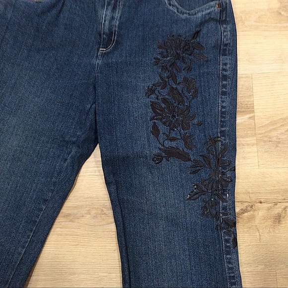COPY - Reserved A.N.A. Dark Denim Embroidered Flare Leg Jean - Picture 5 of 14